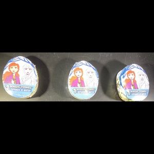 NEW Disney frozen 2 towels (expands in water)